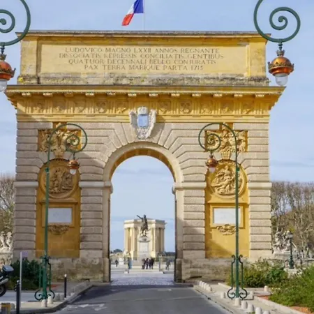 Le Castellas Du Pic St Loup Bed & Breakfast 3*